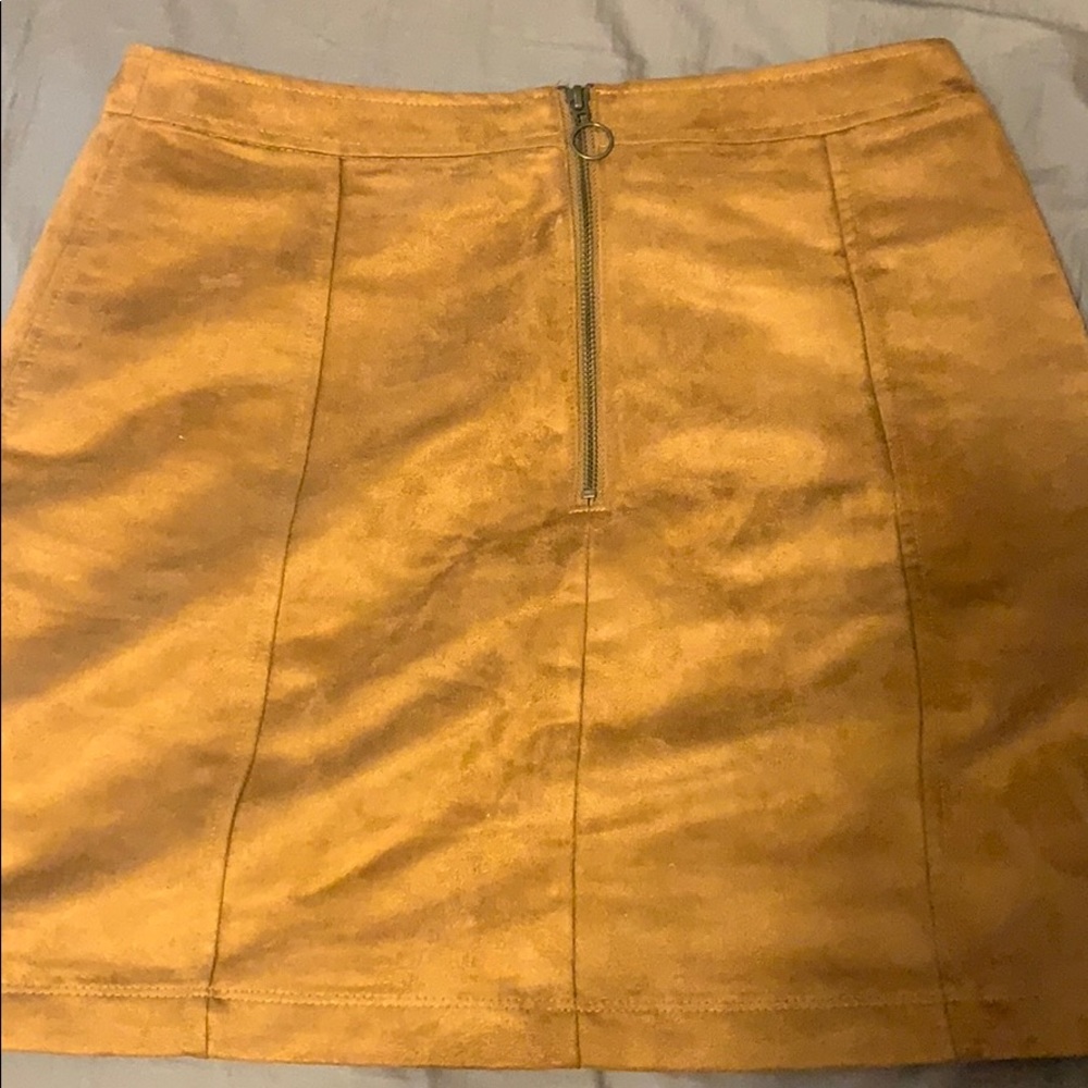 Brown skirt! basically brand new worn it 3 times